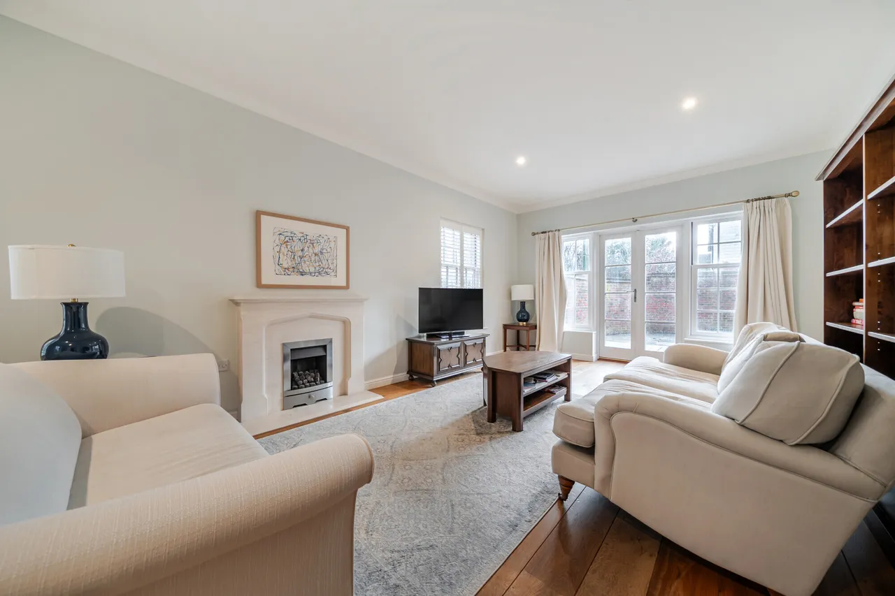 The Willows, Billingshurst, RH14, photo 5