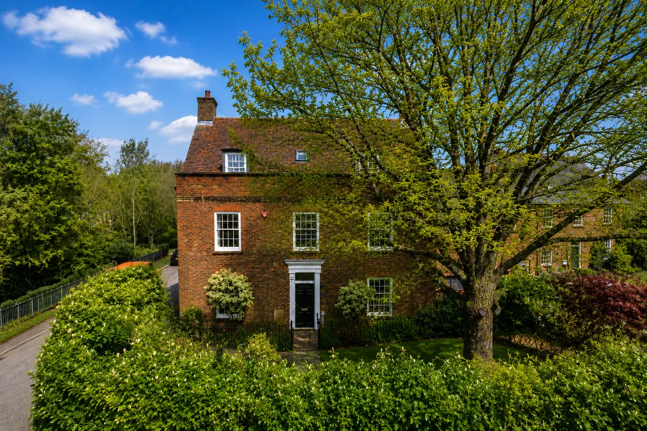 6 bed house for sale — The Willows, Billingshurst, RH14