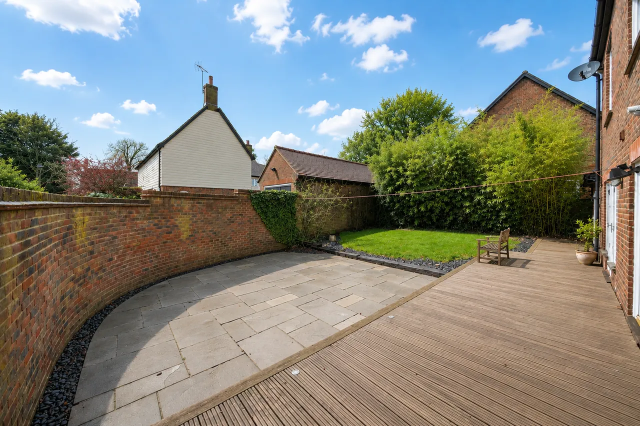 The Willows, Billingshurst, RH14, photo 3