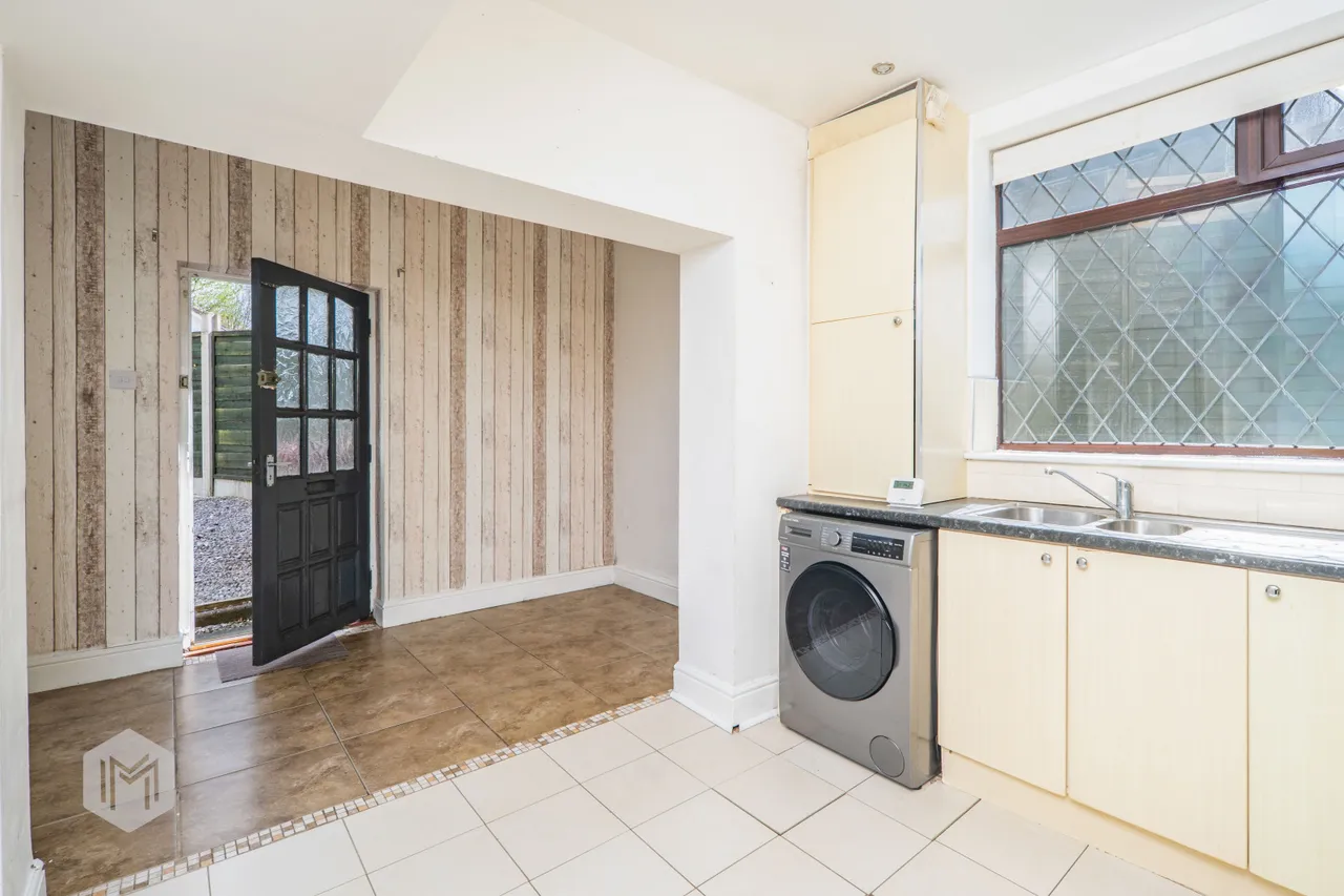 Bramhall Avenue, Bolton, BL2 4EU, photo 5