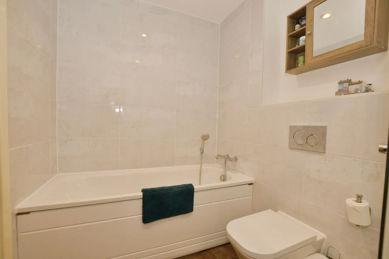 Harrier Drive, Ashford, TN25, photo 11