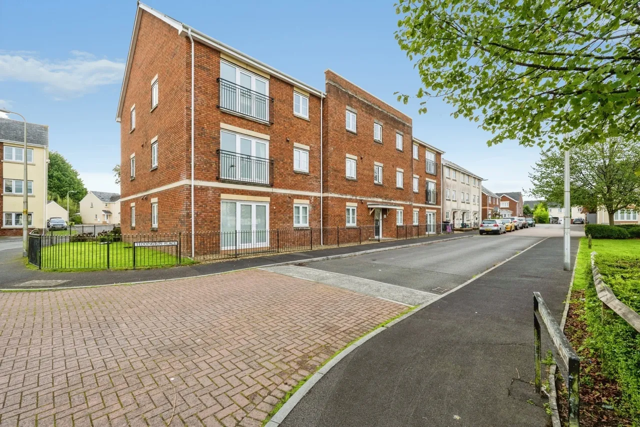 2 bed flat for sale, Clayton Drive, Pontarddulais, SA4