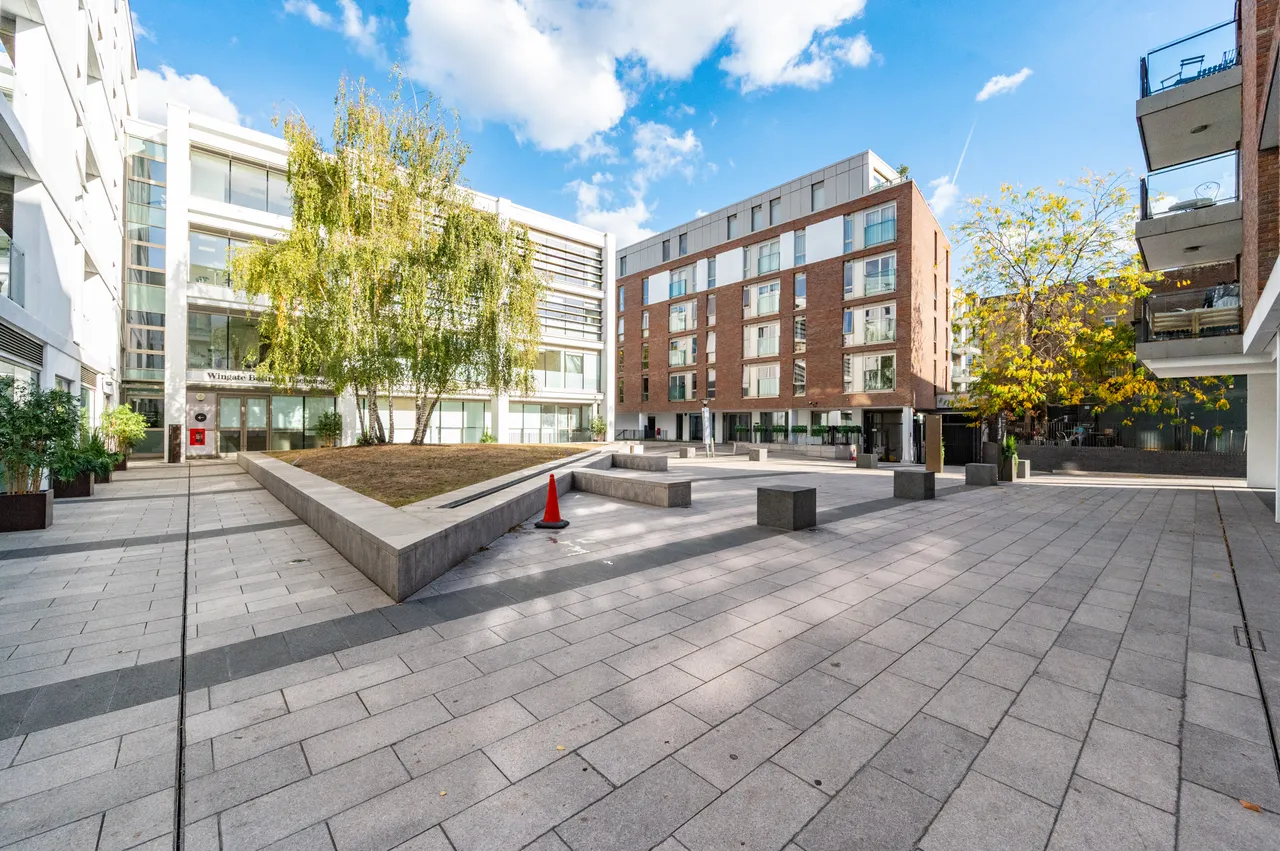 London, SW4, photo 12
