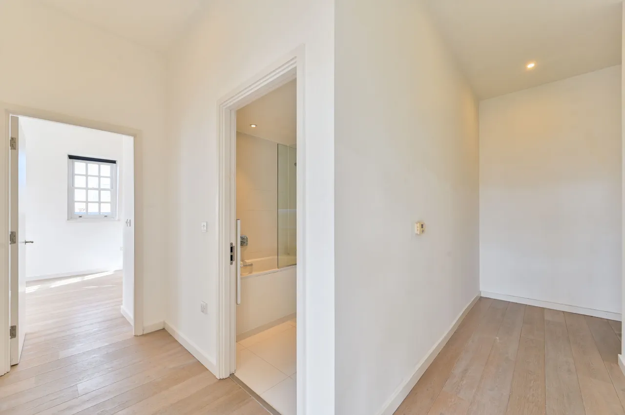 London, SW4, photo 9