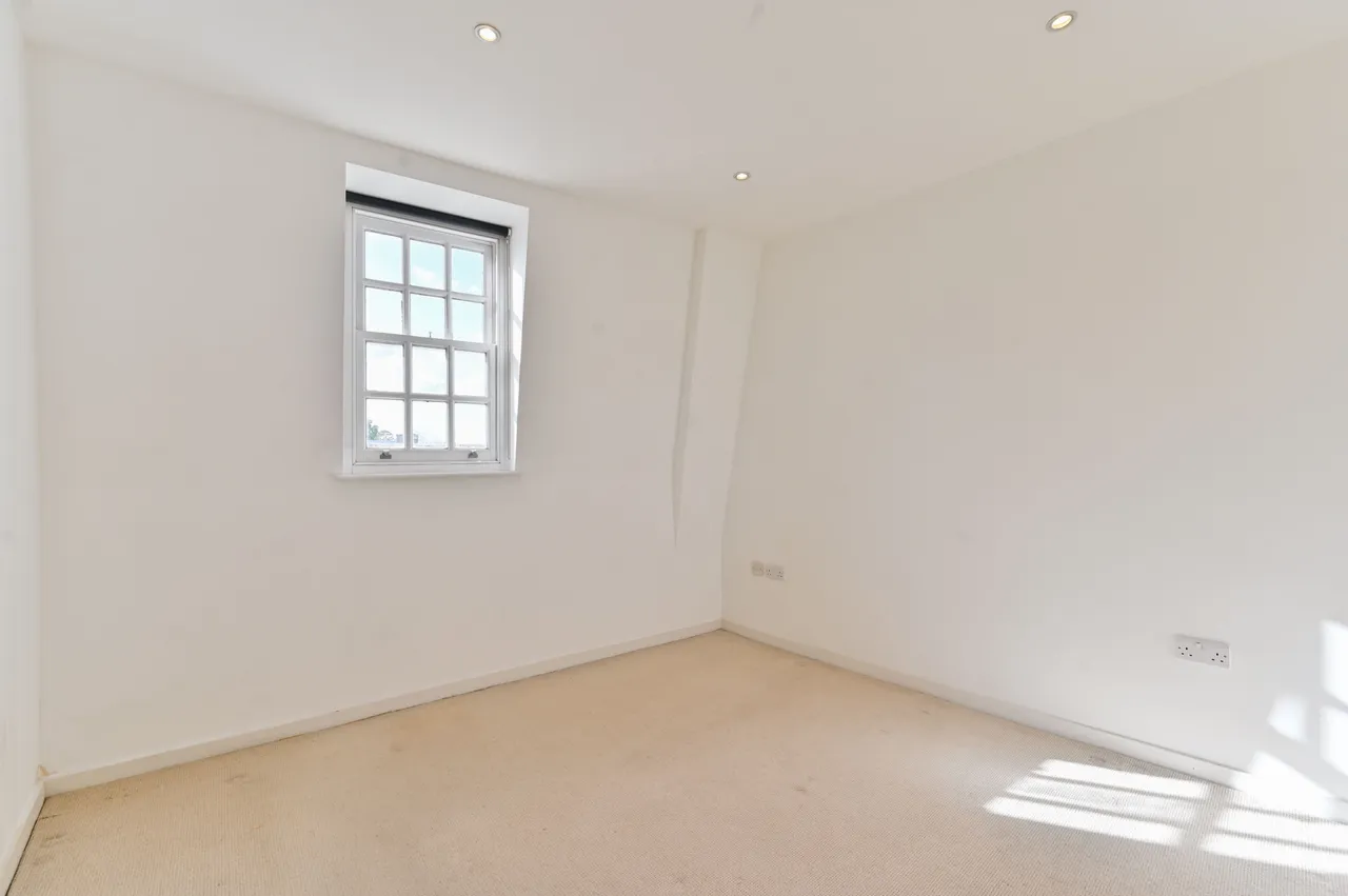 London, SW4, photo 6
