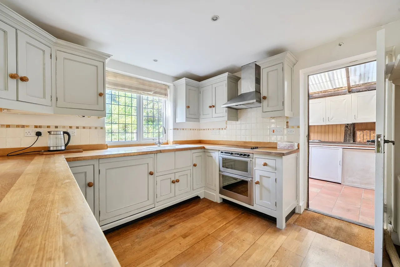Mulberry Cottage, Tunworth, Basingstoke, RG25 2NB, photo 9