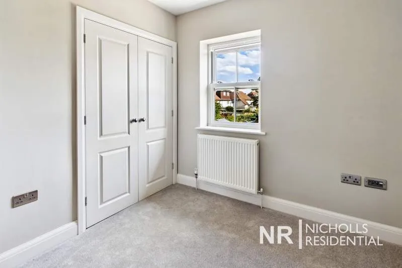 Denys Place, Chessington, KT9, photo 15
