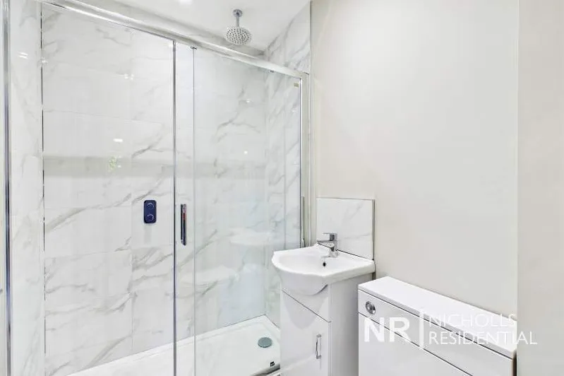 Denys Place, Chessington, KT9, photo 10