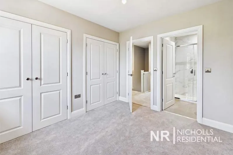 Denys Place, Chessington, KT9, photo 9