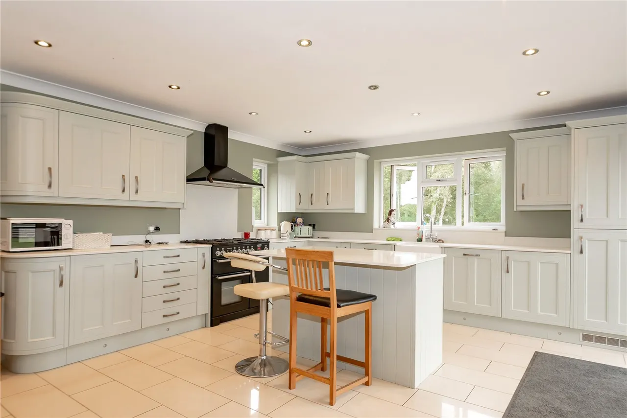Pound Farm Lane, Ash Green, GU12 6EH, photo 6