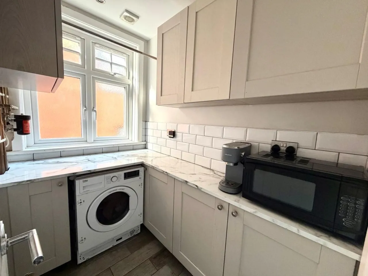 Redhill Drive, BH10, photo 5