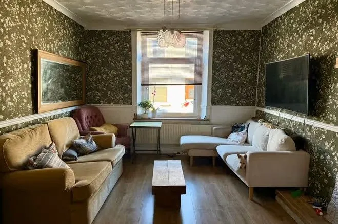 3 bed house for sale — Greenfield Street, Tonypandy