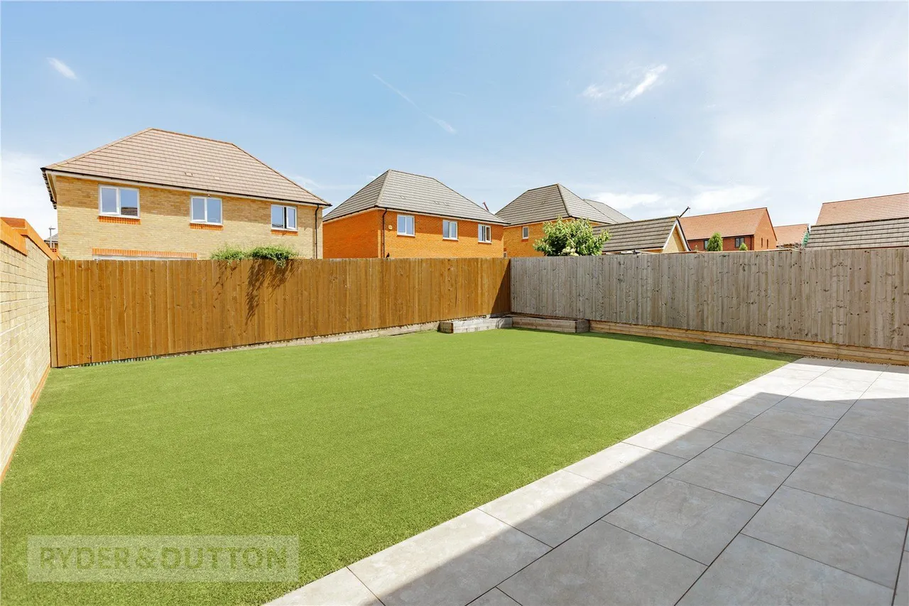 Horton Close, Chadderton, OL9, photo 24