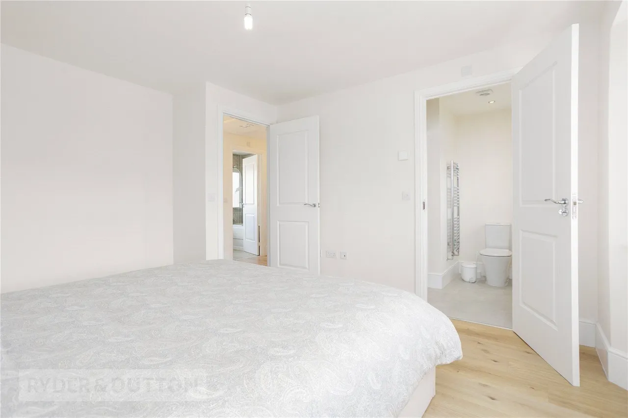 Horton Close, Chadderton, OL9, photo 14