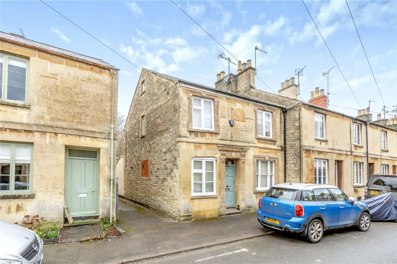 3 bed house for sale — Chester Street, Cirencester, Gloucestershire, GL7 1HG