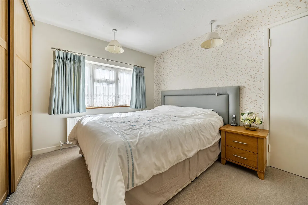 Westfield Road, Camberley, photo 14