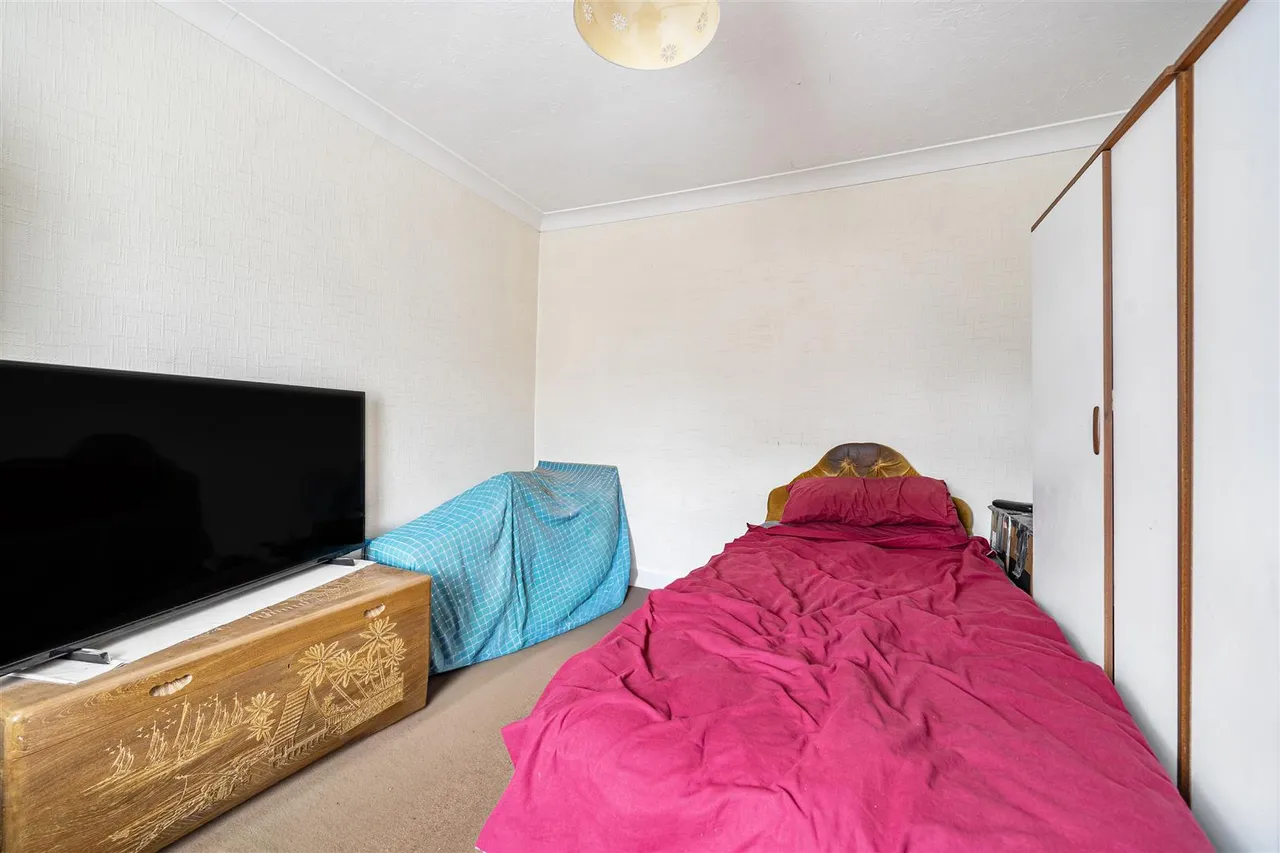 Westfield Road, Camberley, photo 13