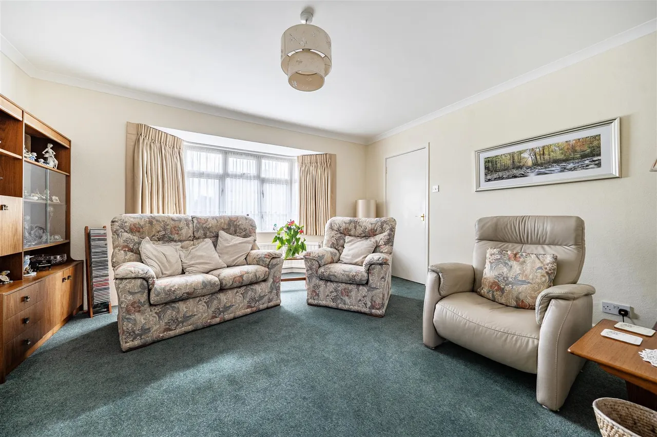 Westfield Road, Camberley, photo 2