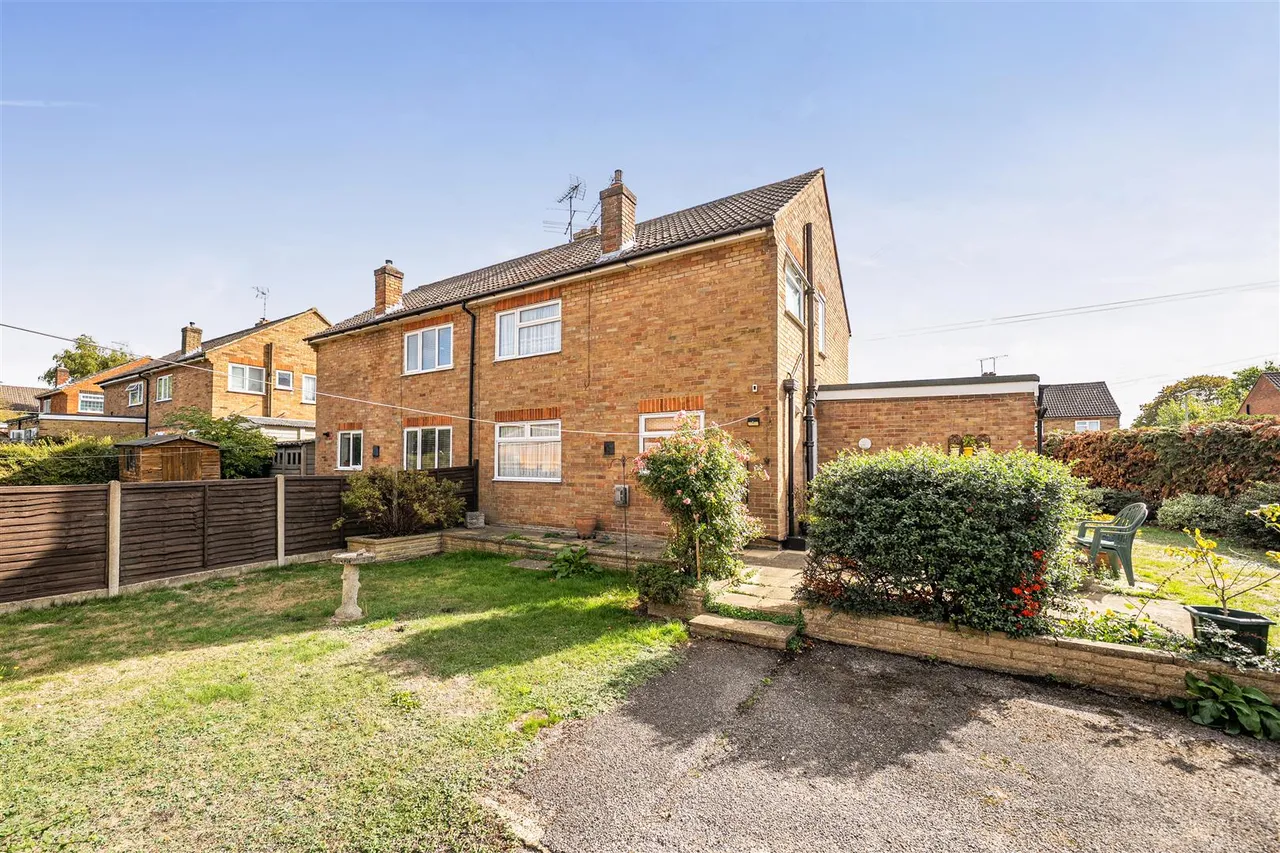 Westfield Road, Camberley, photo 11