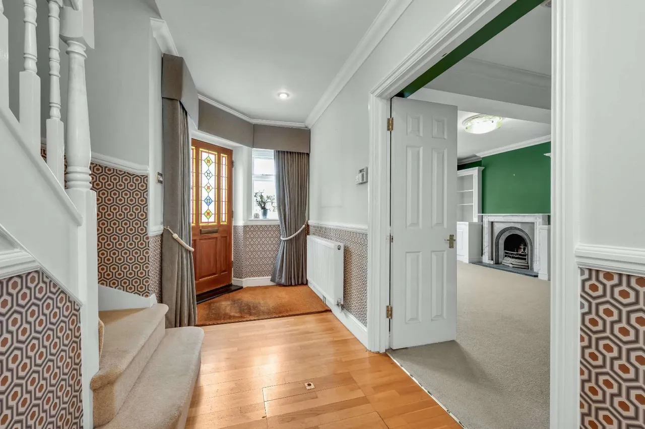 Summer Gardens, East Molesey, Surrey, KT8 9LT, photo 3