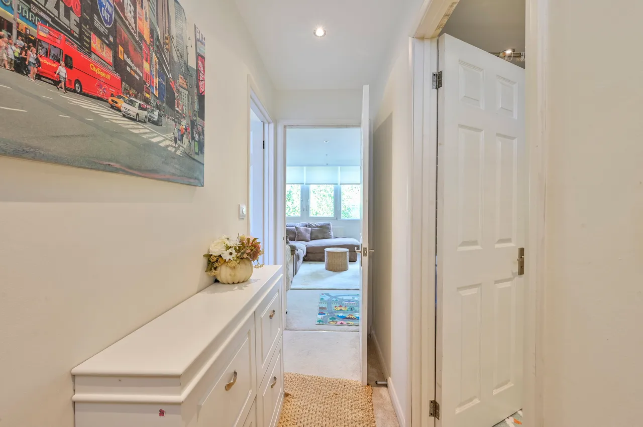 Flat 12, 7 Rayners Road, London, photo 5