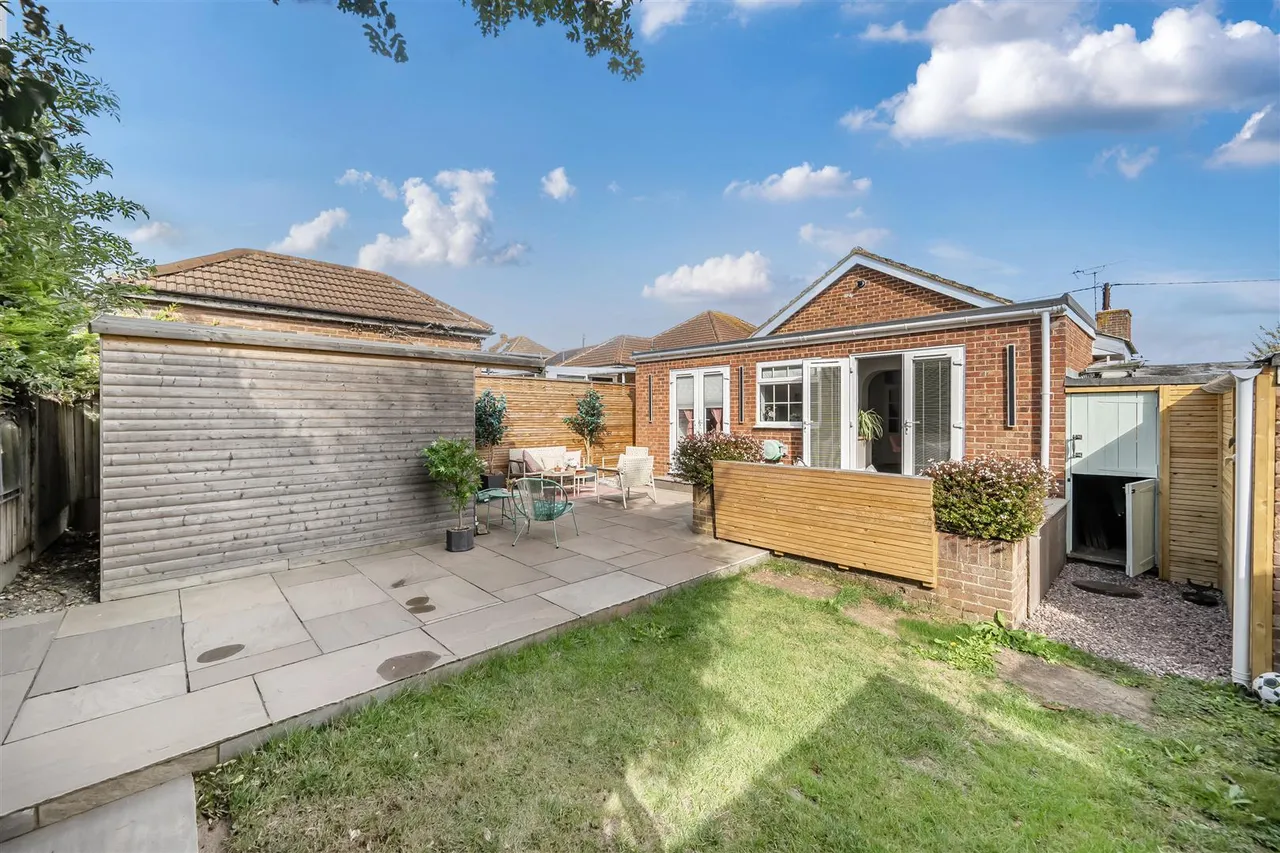 Foads Hill, Cliffsend, Ramsgate, Kent, CT12 5EN, photo 4