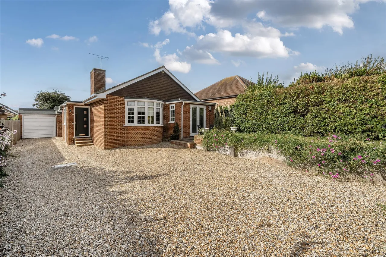 Foads Hill, Cliffsend, Ramsgate, Kent, CT12 5EN, photo 27