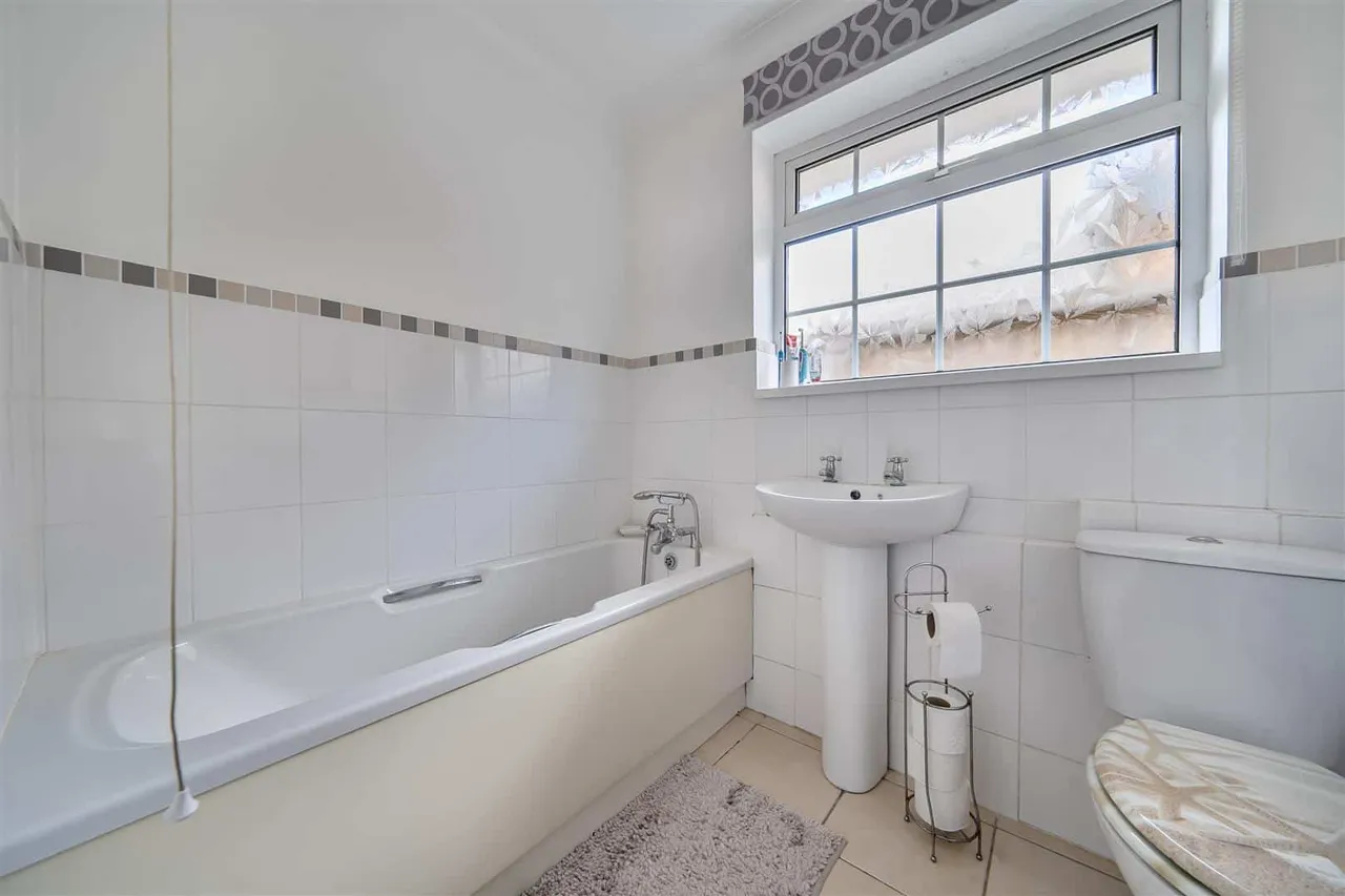 Foads Hill, Cliffsend, Ramsgate, Kent, CT12 5EN, photo 20