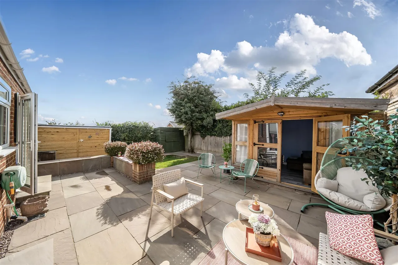 Foads Hill, Cliffsend, Ramsgate, Kent, CT12 5EN, photo 21