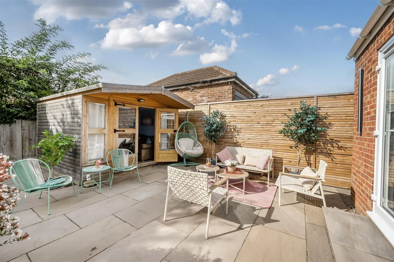 Foads Hill, Cliffsend, Ramsgate, Kent, CT12 5EN, photo 5