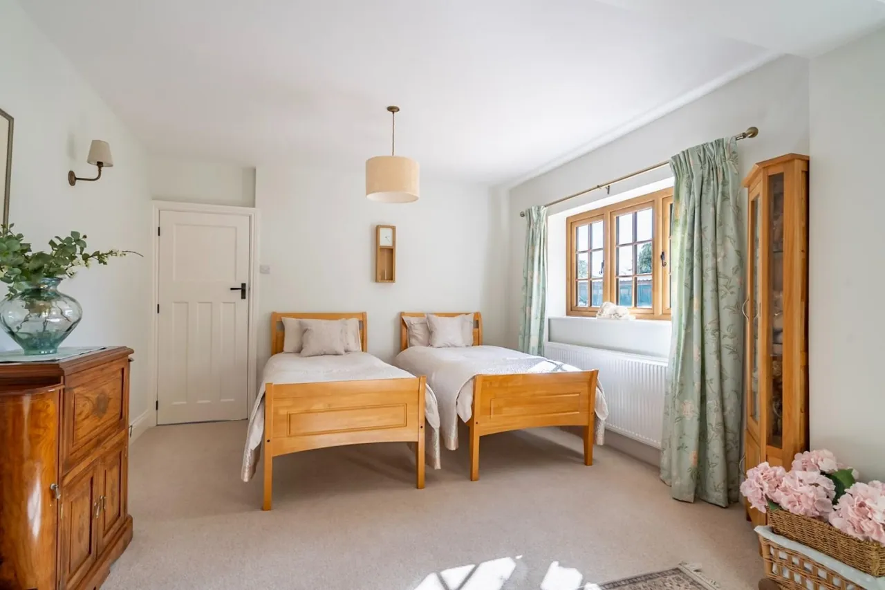 Stamford Brige Road, Sand Hutton, YO41, photo 16