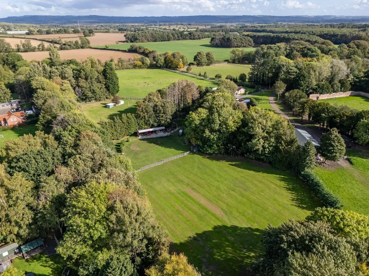 Stamford Brige Road, Sand Hutton, YO41, photo 35