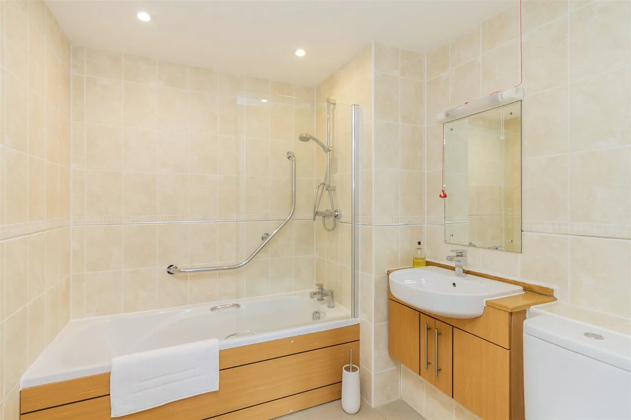 Meadowside, Storrington, RH20, photo 14