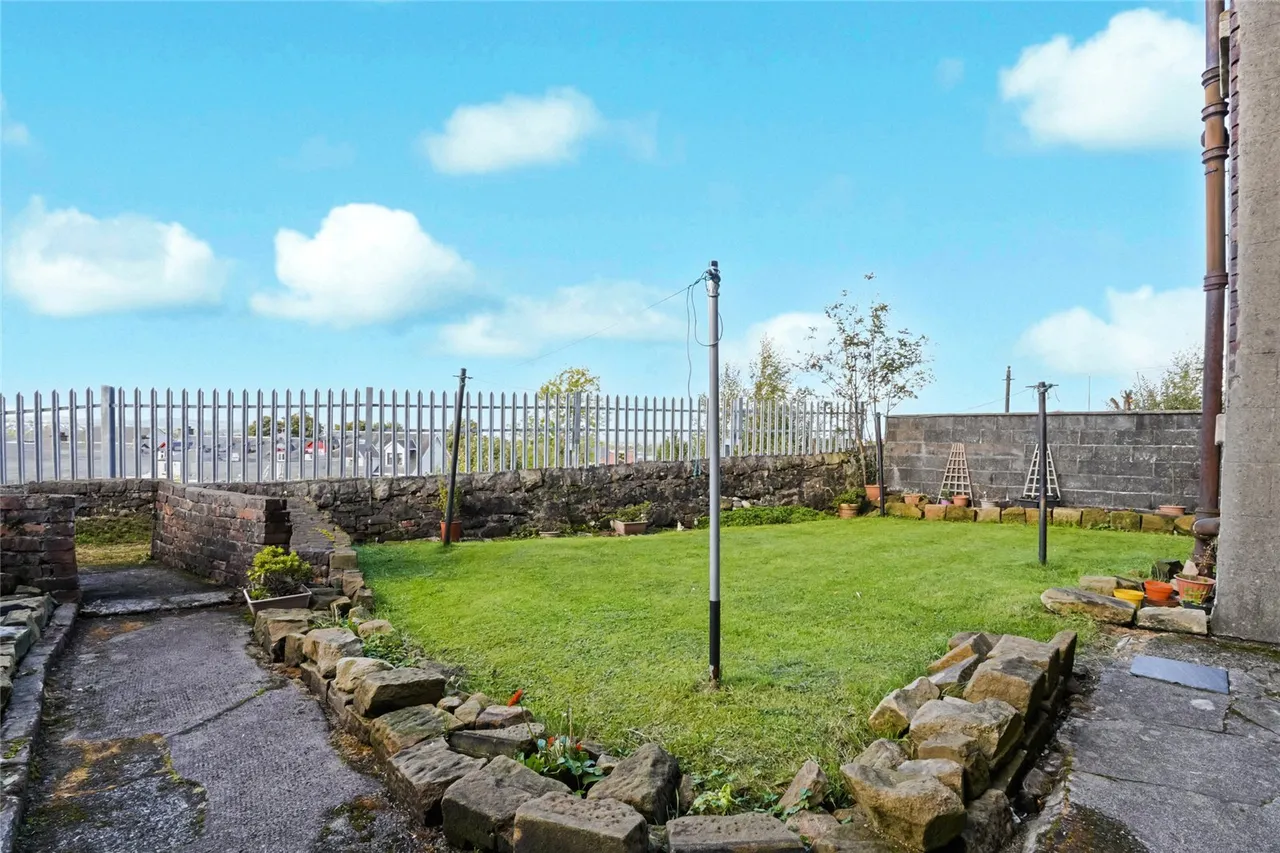 Overton Crescent, Johnstone, PA5, photo 13