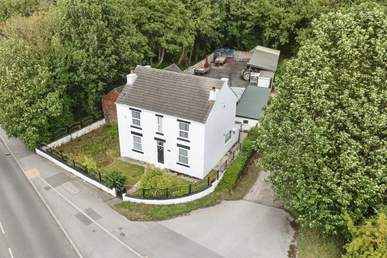 4 bed house for sale — New Lane, Upton, Pontefract