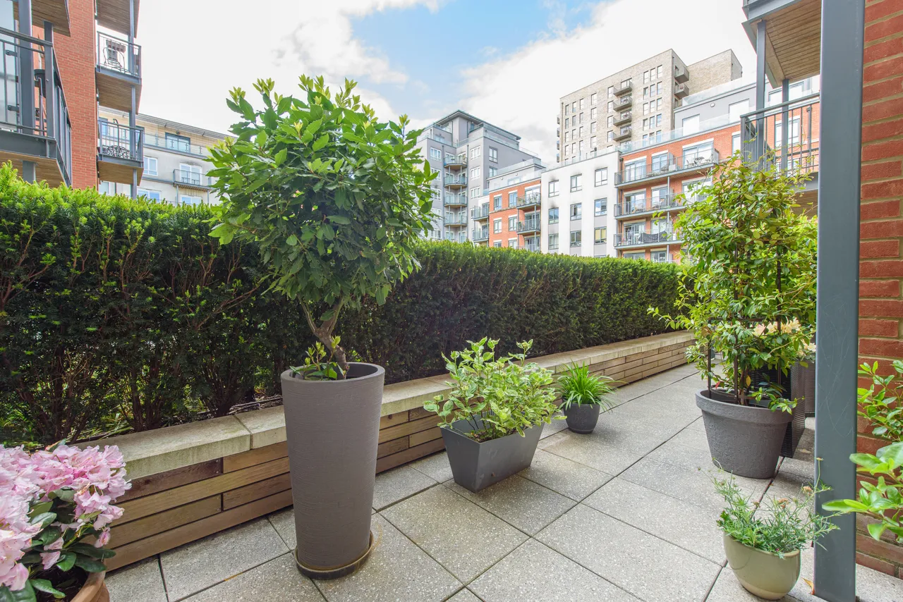 8 Emerald House, 2 Commander Avenue, London, photo 8