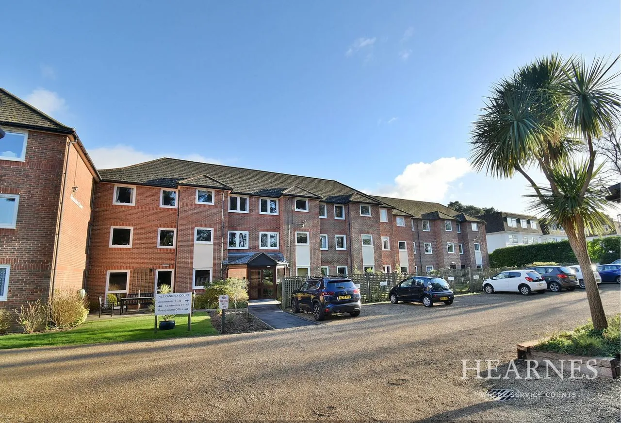 2 bed flat for sale, Alexandria Court, BH22