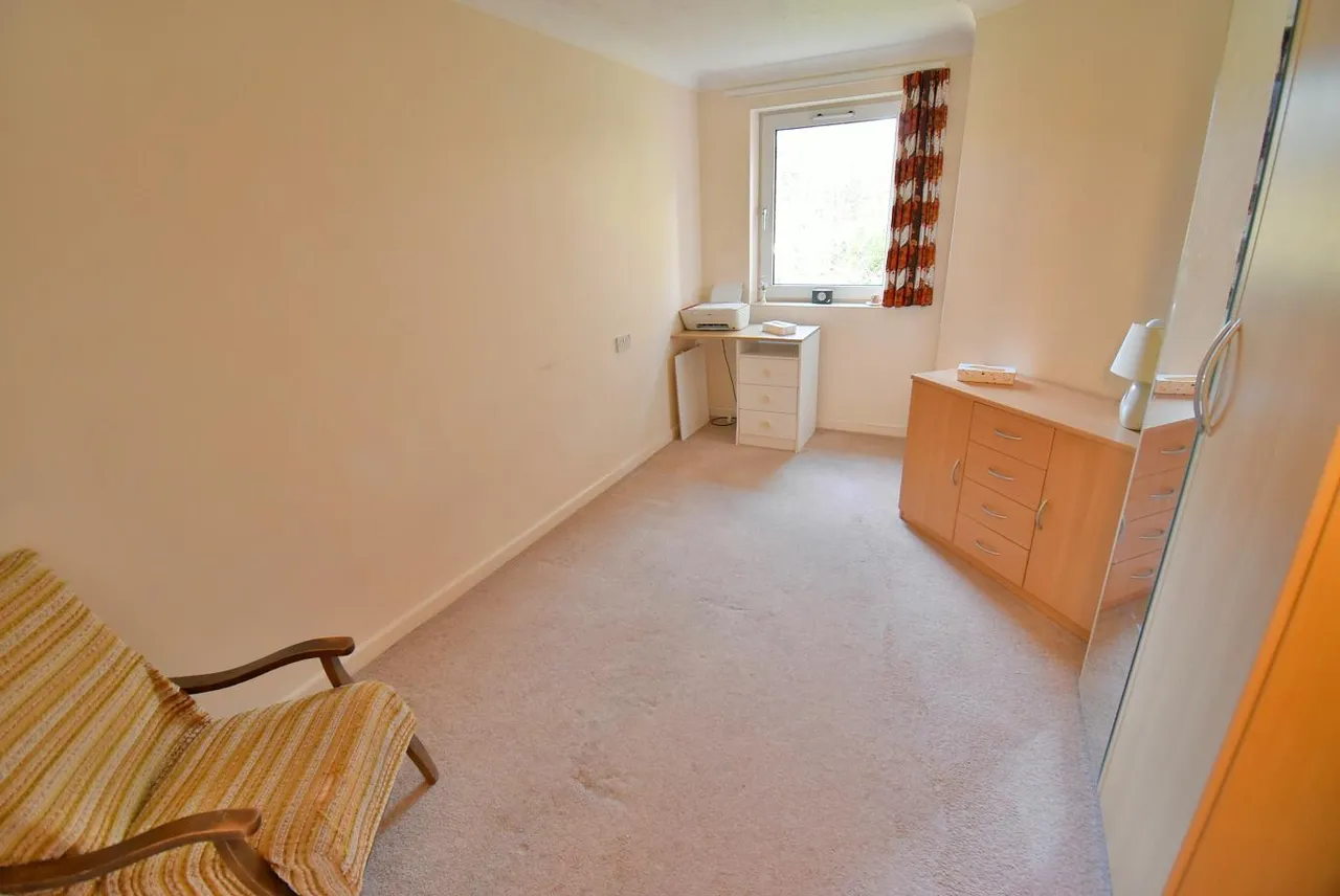 Alexandria Court, BH22, photo 7