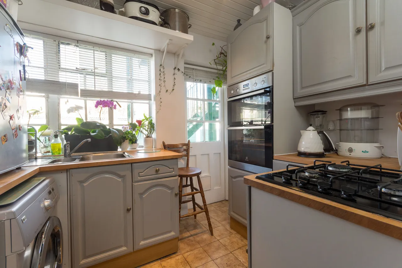 17 Ealing Village, London, photo 6