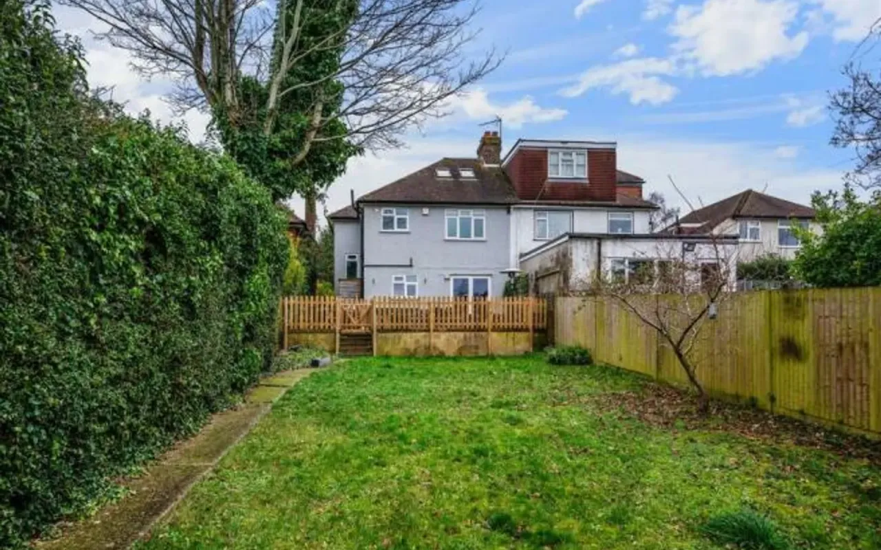 Merland Rise, Epsom, KT18, photo 2