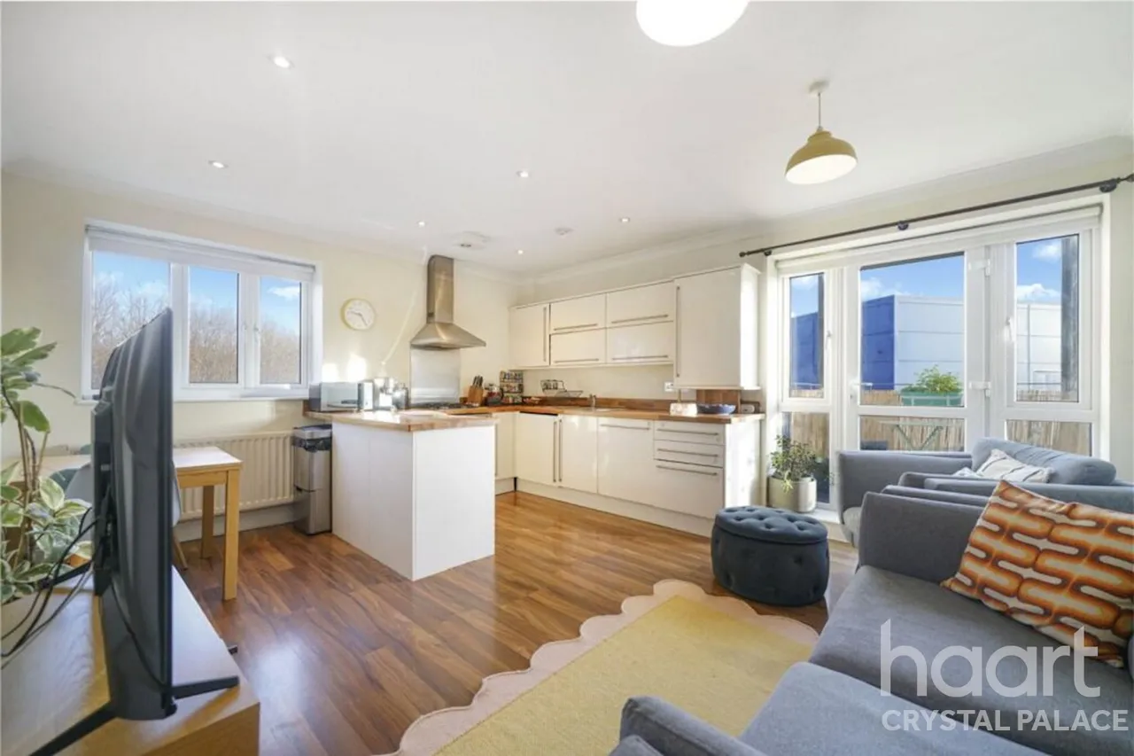 2 bed flat for sale, Anerley Station Road, London, SE20