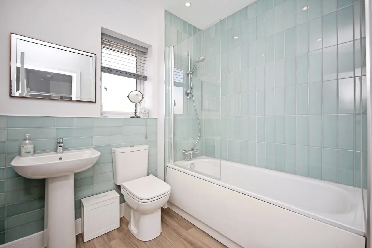 Western Heights Road, Meon Vale, CV37, photo 13
