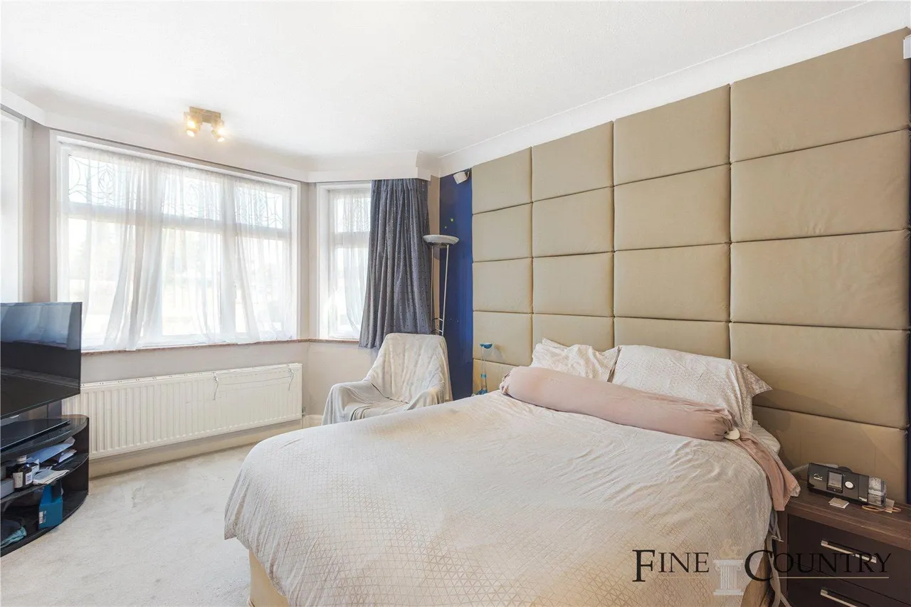 Peter Avenue, London, photo 16