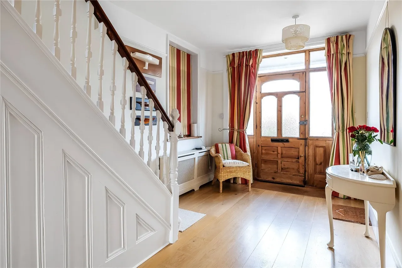 Belmont Road, Reigate, RH2, photo 2