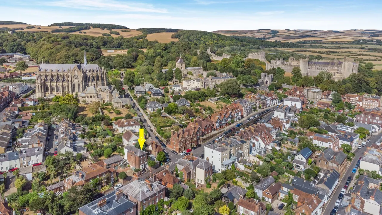 6 bed house for sale — Maltravers Street, Arundel, West Sussex, BN18 9BQ