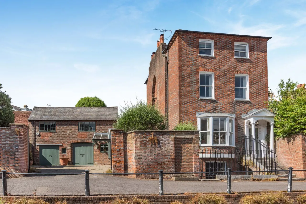 Maltravers Street, Arundel, West Sussex, BN18 9BQ, photo 3