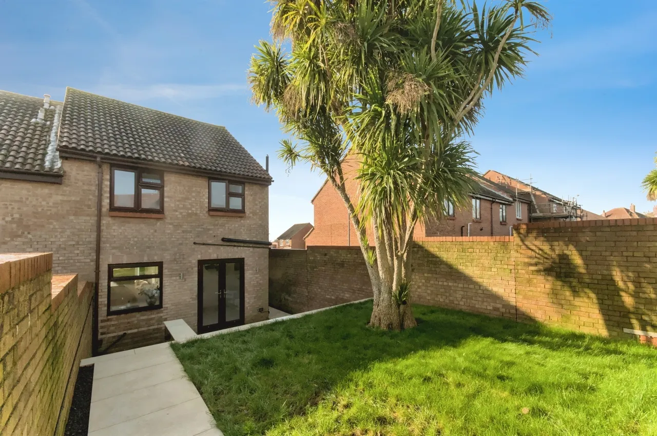 School Place, Bexhill-On-Sea, TN40, photo 18