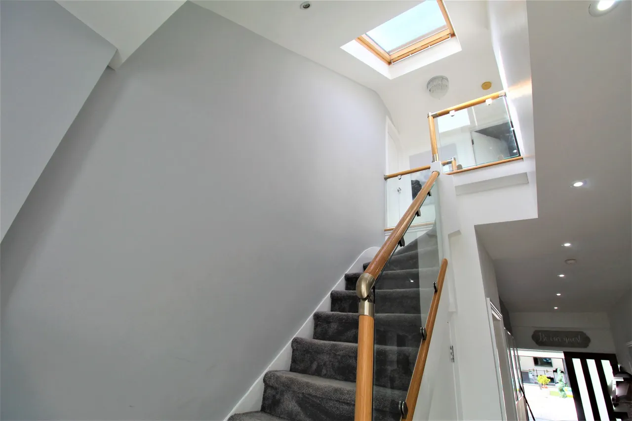 Wood View, Grays, Essex, RM16 2GP, photo 14