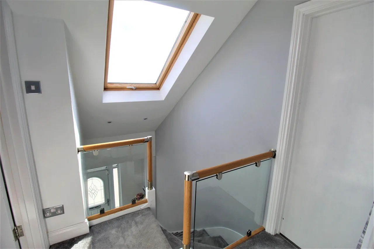 Wood View, Grays, Essex, RM16 2GP, photo 15