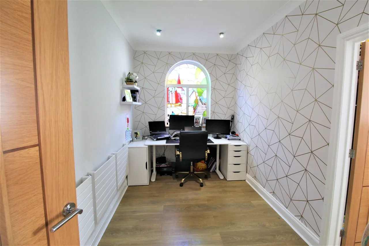 Wood View, Grays, Essex, RM16 2GP, photo 7